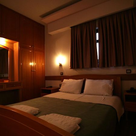 Elikonio Hotell Agia Anna  Exteriör bild