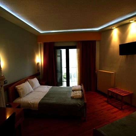 Elikonio Hotell Agia Anna  Exteriör bild