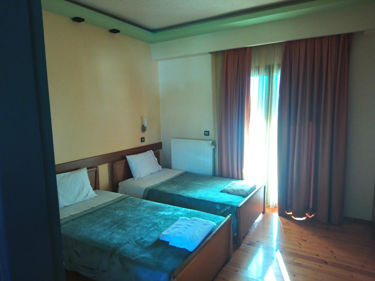 Elikonio Hotell Agia Anna  Exteriör bild