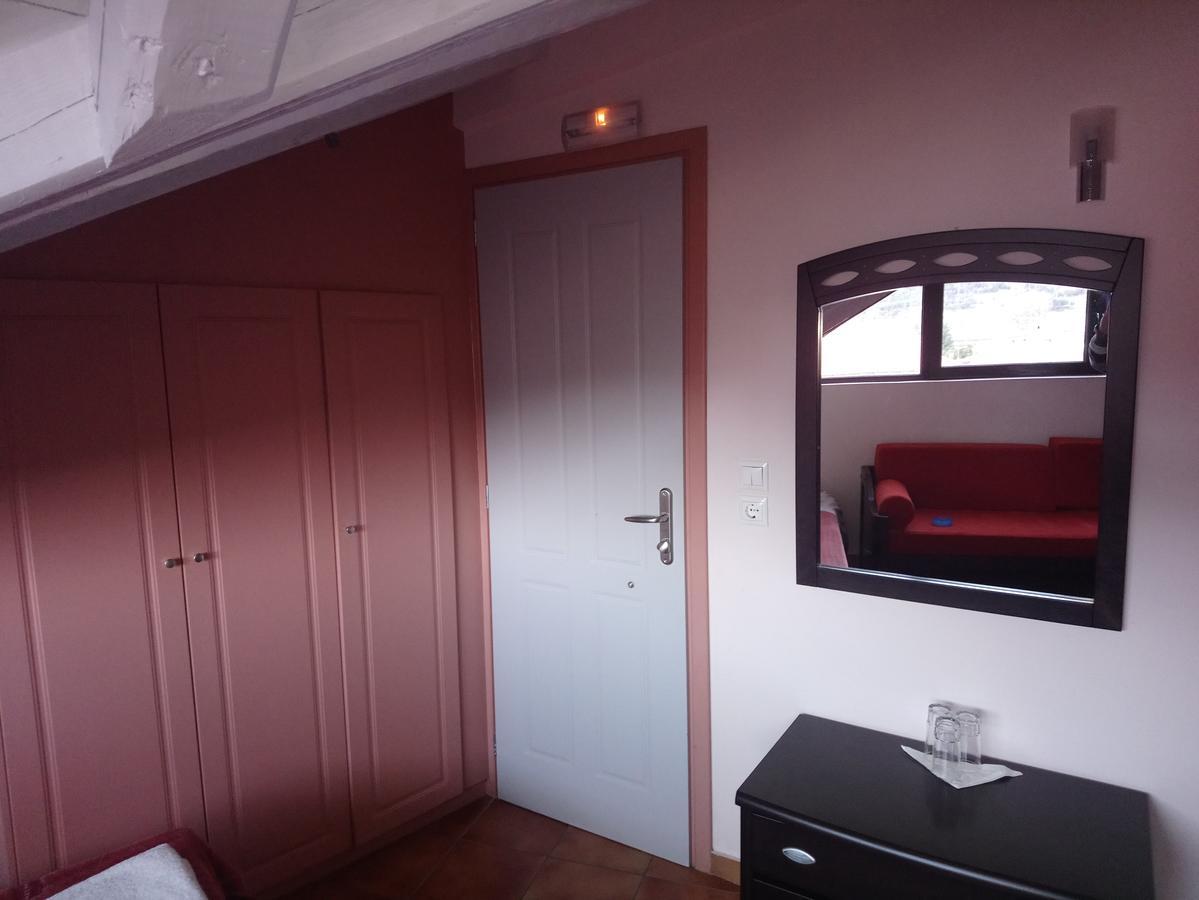 Elikonio Hotell Agia Anna  Exteriör bild