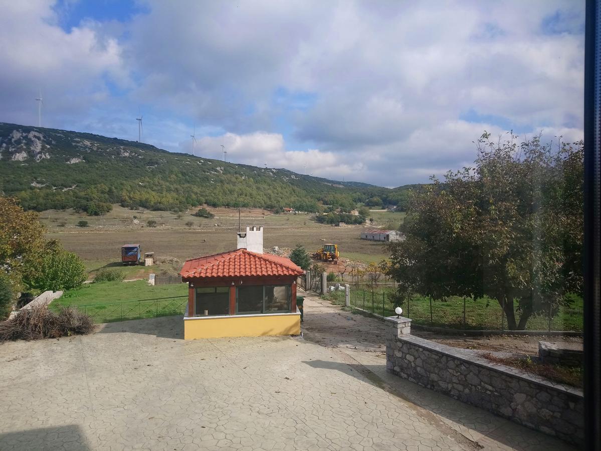 Elikonio Hotell Agia Anna  Exteriör bild