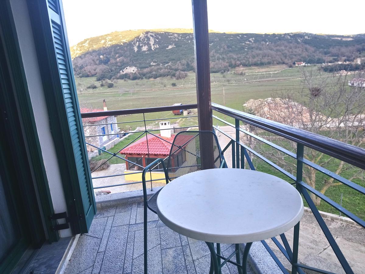 Elikonio Hotell Agia Anna  Exteriör bild