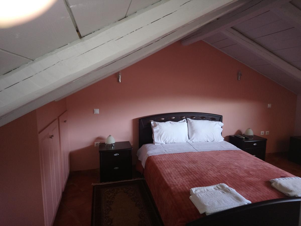 Elikonio Hotell Agia Anna  Exteriör bild