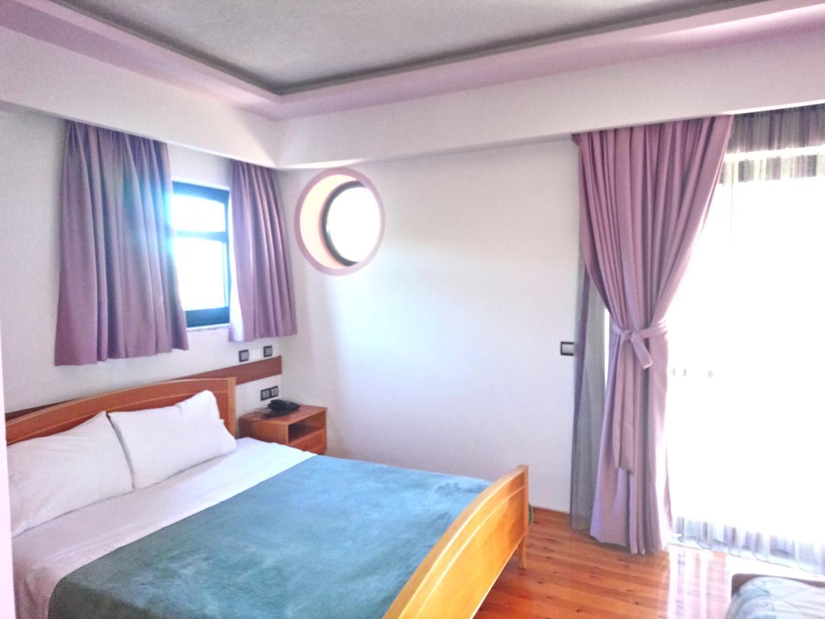Elikonio Hotell Agia Anna  Exteriör bild