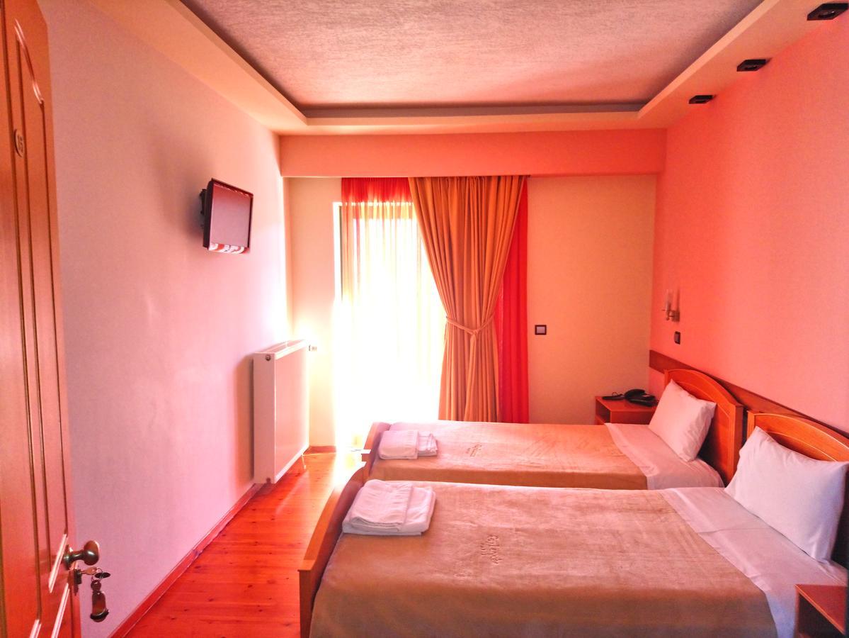 Elikonio Hotell Agia Anna  Exteriör bild
