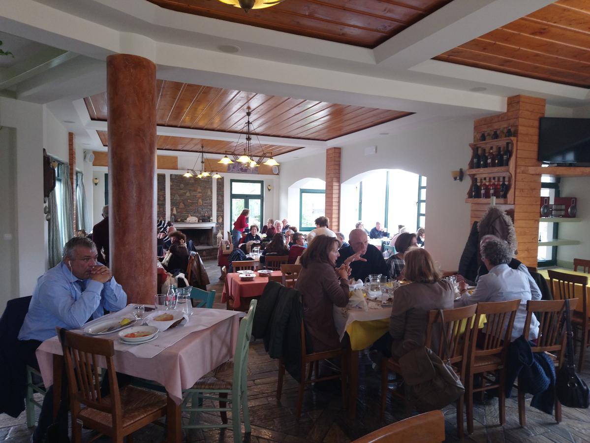 Elikonio Hotell Agia Anna  Exteriör bild